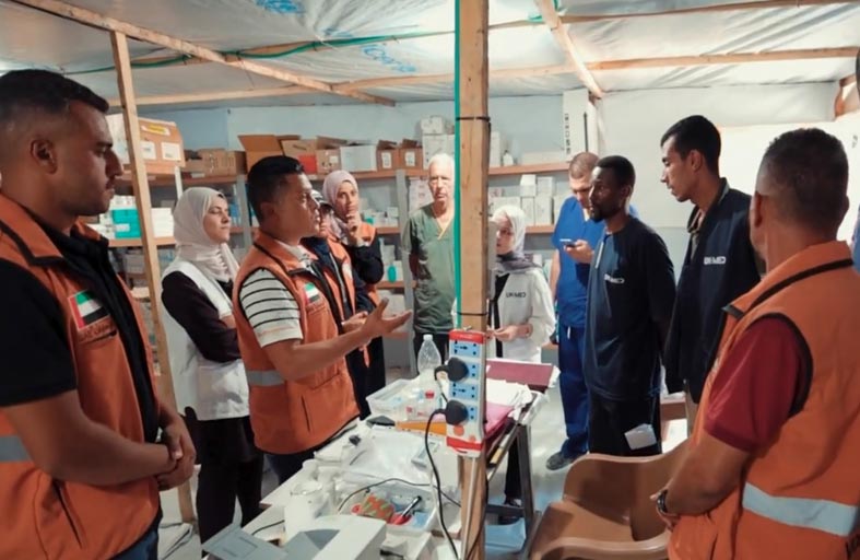 في إطار عملية «الفارس الشهم 3» الإنسانية.. تقديم مساعدات طبية وأدوية للمستشفى الميداني البريطاني 