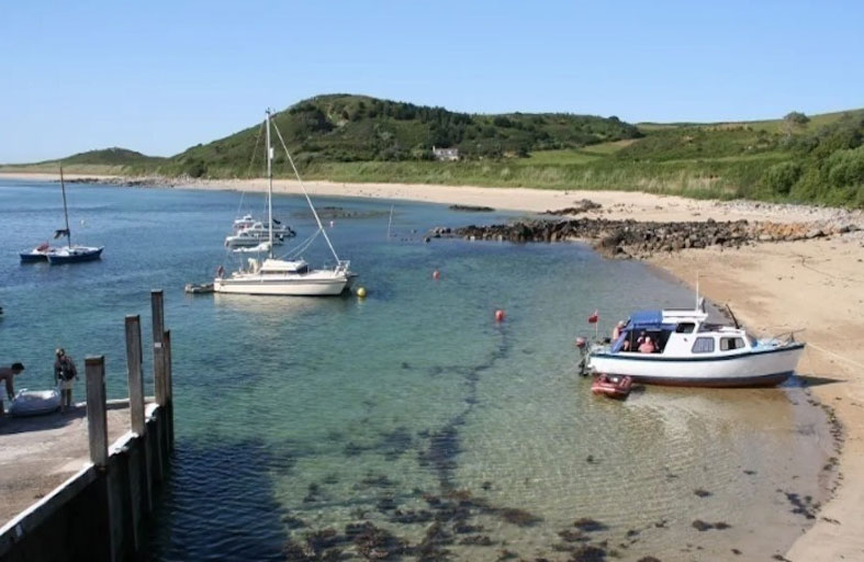 جزيرة ساحرة تخلو من السيارات والساعات والتلفزيون