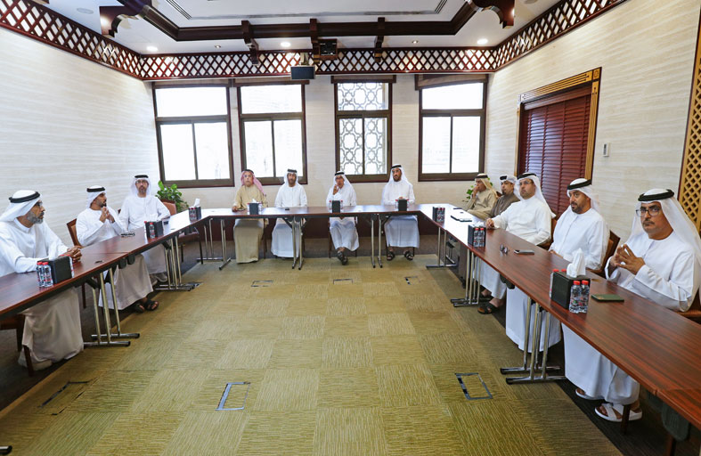 اللجنة العليا للشؤون القضائية بمحاكم دبي تعقد اجتماعاً لمتابعة المؤشرات والمستهدفات القضائية