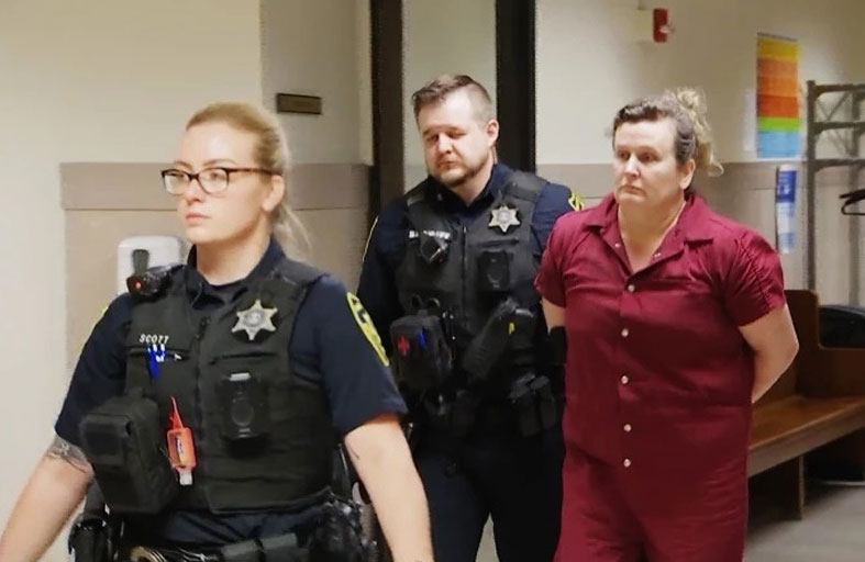 أم تقتل ابنها خنقاً لحمايته من الديون!