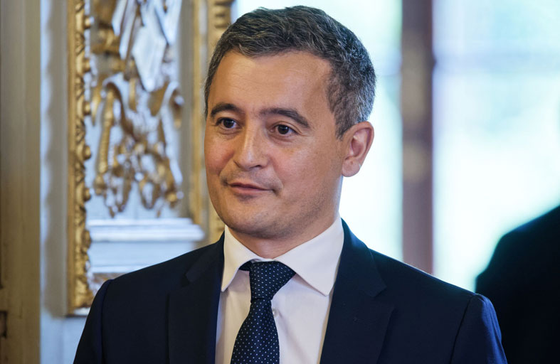 وزير الداخلية الفرنسي يزور روما لإظهار «حزم» حيال الهجرة 