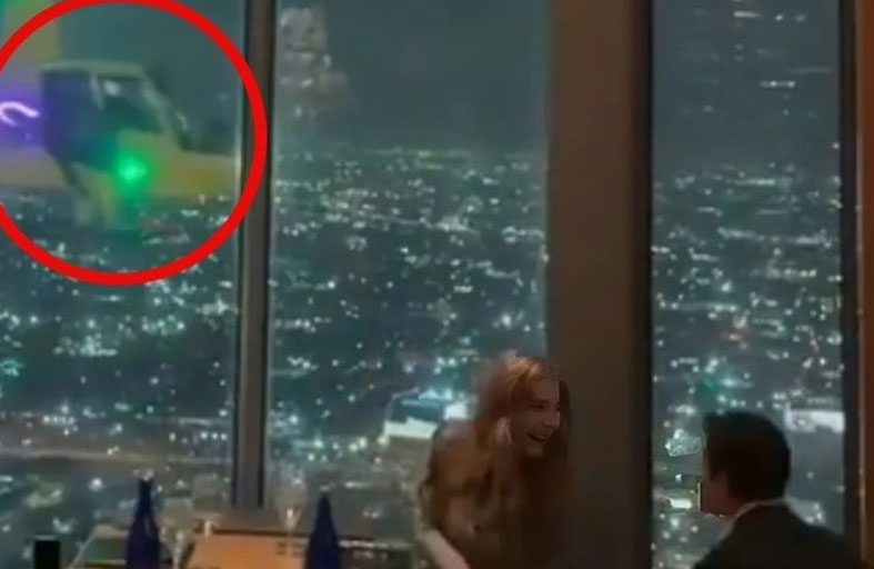 عرض زواج أسطوري بطائرة هليكوبتر