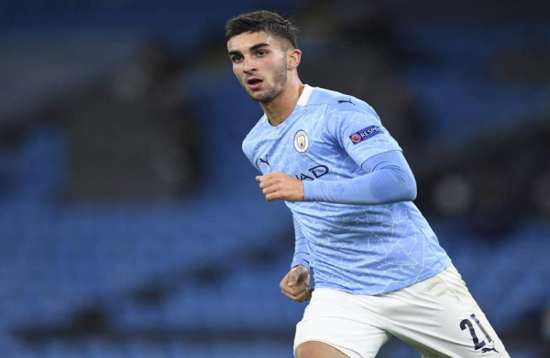 ثلاثية توريس تقود سيتي لرقم قياسي جديد