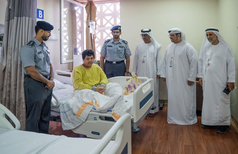 شرطة أبوظبي تزور المصابين تزامنا مع اليوم العالمي لضحايا حوادث الطرق