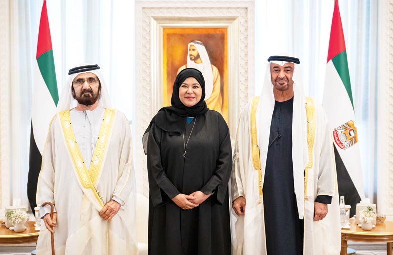 أمام رئيس الدولة ونائبيه.. وزيرة الأسرة في حكومة الإمارات تؤدي اليمين الدستورية 