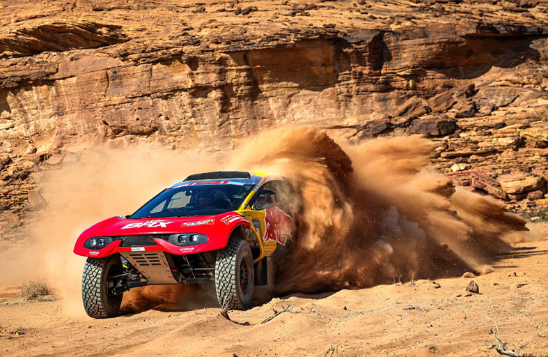 القيادة الرائعة تشهد صعود نجم فريق البحرين ريد إكستريم إلى المركز الثالث بسيارة برودرايف هانتر بعد معركة قوية مع بيترهانسل