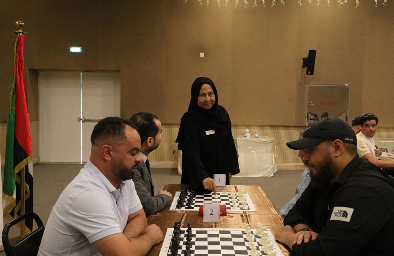 نادي الشطرنج والثقافة للفتيات بالشارقة ينظم بطولة «يوم المعلم»