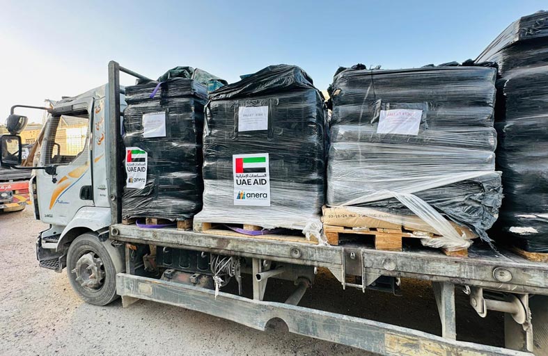 12 شاحنة تحمل مساعدات إماراتية جديدة تعبر إلى غزة