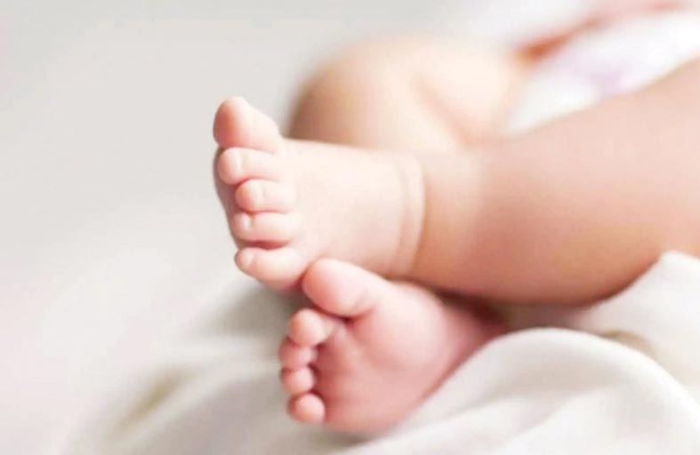 السجن لممرضة صفعت رضيعا 