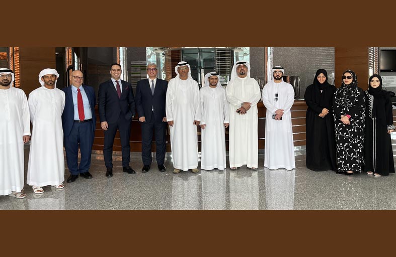 وفد طلبة كلية القانون جامعة أم القيوين  يزور مركز رأس الخيمة للوساطة والتحكيم