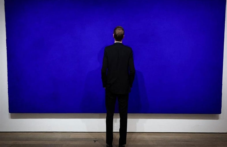 لوحة زرقاء تباع في مزاد بـ21 مليون دولار