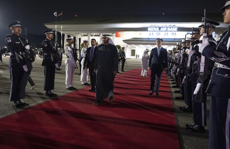 رئيس الدولة يختتم زيارته إلى كوريا 