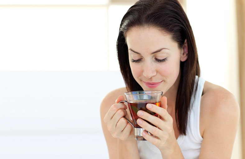 الشاي والقهوة يحميان الذاكرة من التدهور في الشيخوخة