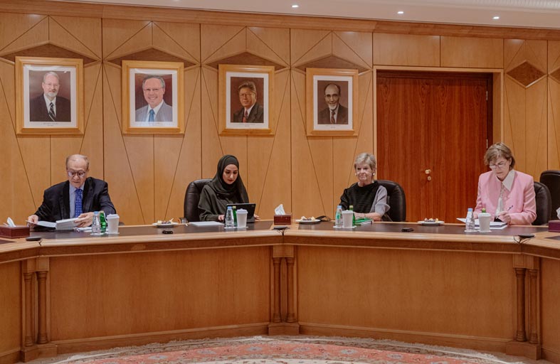 سلطان القاسمي يترأس اجتماع مجلس أمناء الجامعة الأميركية في الشارقة ويعتمد ميزانية بحثية بنحو 100 مليون درهم