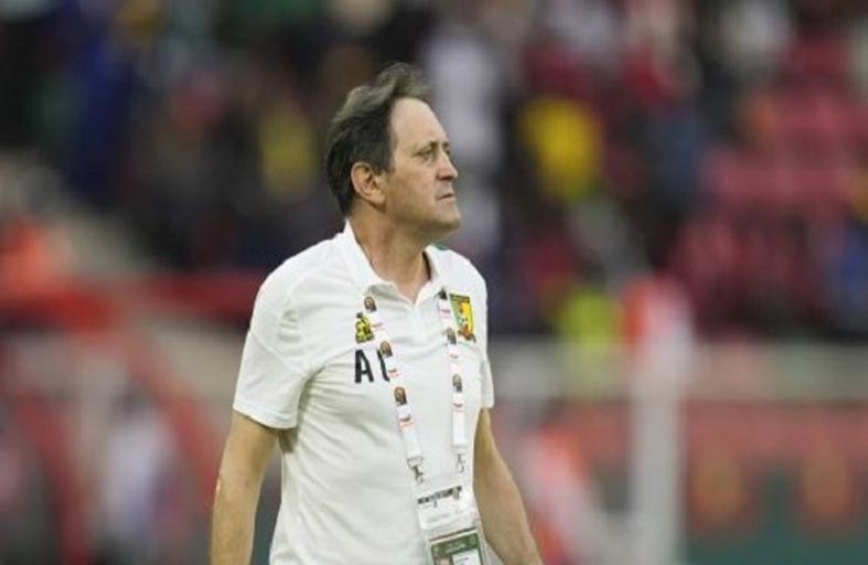 الفيفا يأمر الكاميرون بدفع تعويض للمدرب السابق كونسيساو 