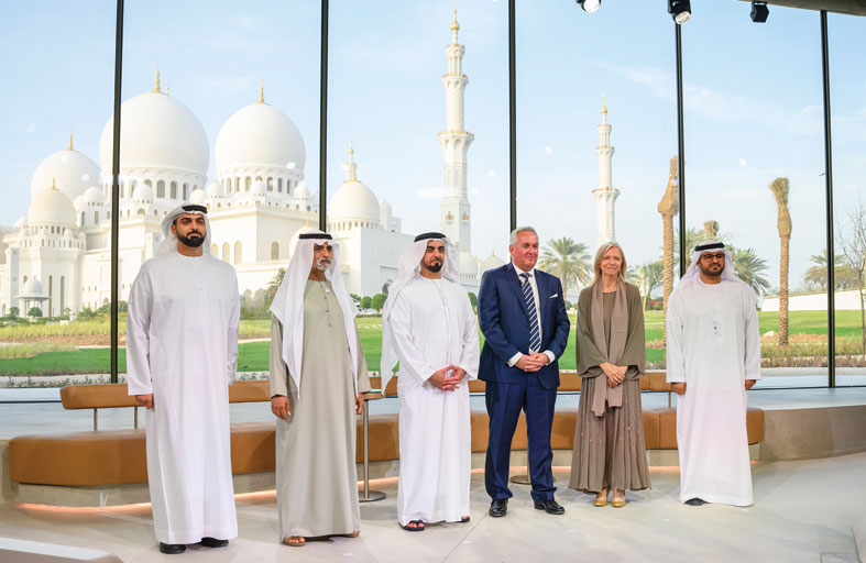 سيف بن زايد يشهد محاضرة «اتقان القيادة والنجاح« التي نظمها مجلس محمد بن زايد 