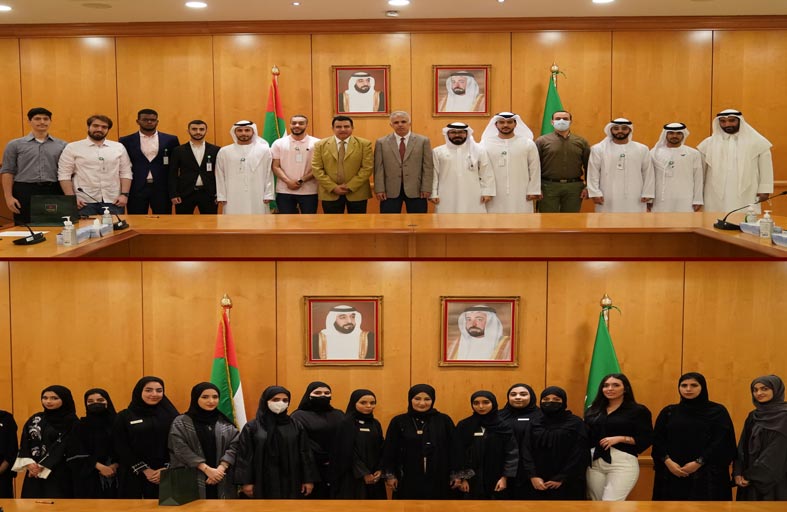 جامعة الشارقة تكرم أعضاء مجلسي الطلاب والطالبات في نهاية العام الأكاديمي 