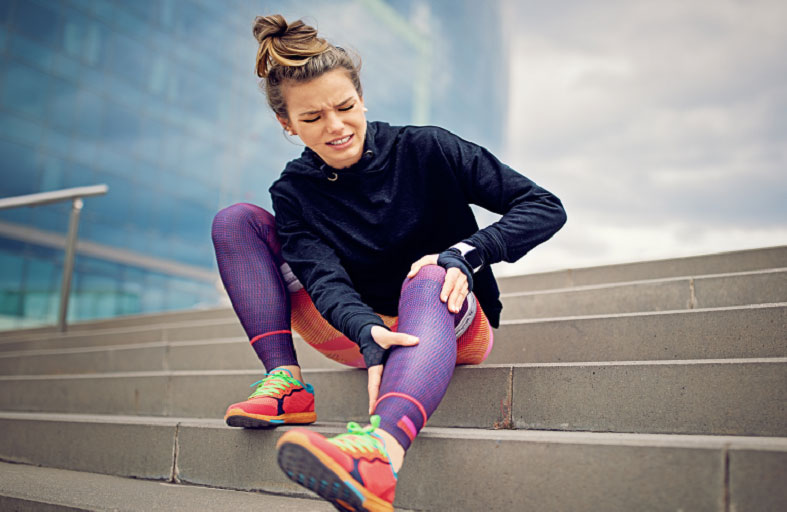 تشنج الساق الذي يحدث أثناء الحركة قد يدل على ارتفاع مستويات الكوليسترول!