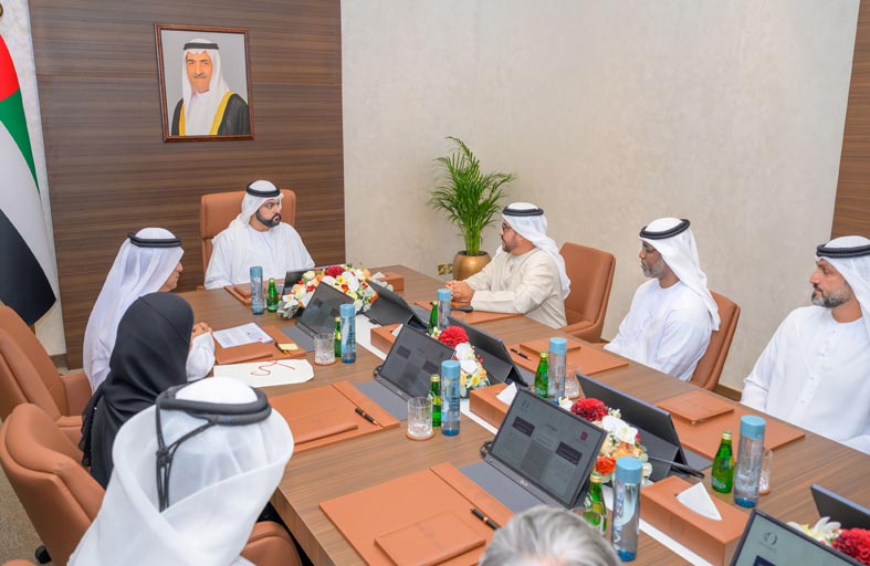 محمد الشرقي يلتقي فريق جائزة الفجيرة للتصوير الضوئي ويطلع على تحضيرات إطلاقها