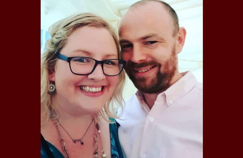 تستيقظ من غيبوبتها فتظن الأطباء رجال فضاء