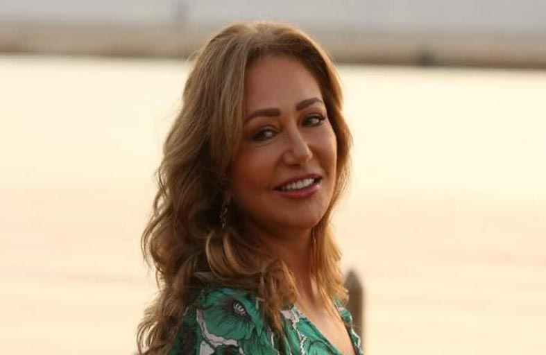 ليلى علوي توجه كلمة مؤثرة لوالدتها