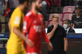 برشلونة على حافة الهاوية.. وكومان في قلب العاصفة 