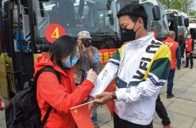 هوباي الصينية تتنفس الحياة والعالم ينعزل 