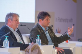 ناشرون عرب وإسبان يشيدون بدور الشارقة في خلق فرص لتطوير حركة النشر والترجمة عربيًا وعالميًا  