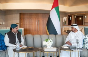 حمدان بن زايد يستقبل وزير البلديات في حكومة اقليم السند