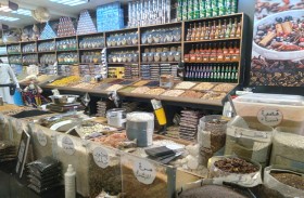 توابل أفريقيا واليمن وسريلانكا بالقرية العالمية بدبي