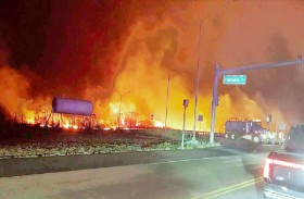 أوامر بإخلاء مدينة كندية مع تقدم حرائق الغابات 