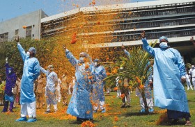 أرقام قياسية لإصابات كورونا في روسيا والهند