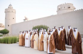 محمد بن راشد ومحمد بن زايد وسعود بن صقر والشيوخ  يشهدون زفاف حمدان بن محمد بن زايد و150 عريسا من أبناء الوطن 