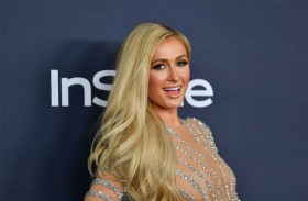 باريس هيلتون تفاجئ جمهورها بخطوة غير متوقعة 