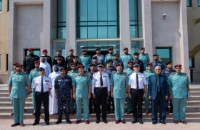 شرطة رأس الخيمة تخرج 29 منتسباً من دورة (إدارة الأزمات وعمليات الأمن الداخلي)