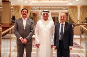 حاكم رأس الخيمة يستقبل وكيل وزارة الطيران المدني الهندي
