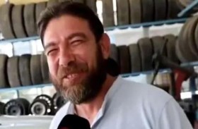 حالة نادرة تجعله يضحك باستمرار