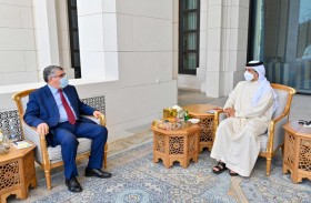 منصور بن زايد يستقبل السفير الجزائري