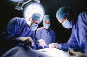 استخراج هاتف من معدة شاب 