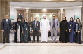 «المالية المركزية بالشارقة» تستعرض أفضل الممارسات لتعزيز الأداء المالي مع «مالية عجمان»