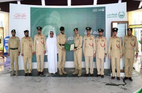 عبد الله المري يمنح «ميدالية السعادة» لموظفي مكتب التدقيق الداخلي