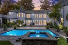 ريس ويذرسبون تطرح منزلها للبيع