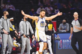 ووريرز يُسقط سفنتي سيكسرز بفضل  كوري 