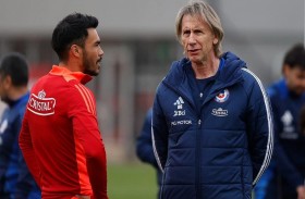 قبل كوبا أمريكا.. بيليغريني يدعم مدرب تشيلي