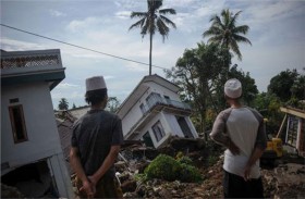  إندونيسيا تواصل جهود الإنقاذ مع ارتفاع عدد قتلى الزلزال 