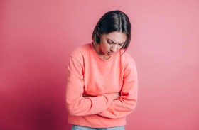 أعراض انسداد الأمعاء.. تعرّفي إليها وخذيها على محمل الجد