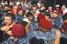 انفصاليو كاراباخ يتخلون عن السلاح ويتفاوضون للانسحاب