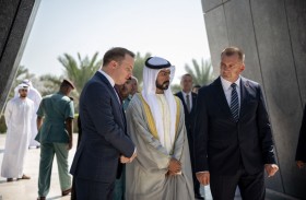 خليفة بن طحنون يستقبل وزير الشؤون الداخلية البيلاروسي في واحة الكرامة