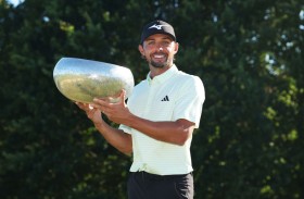 الإنجليزي بينج بطل «السلسلة الختامية» في جولة «دي بي ورلد»