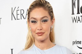 جيجي حديد في قبضة الشرطة